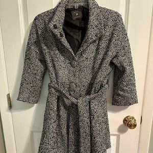 Forever 21 Black & WhiteTweed coat Wool/Poly Blend Size M
